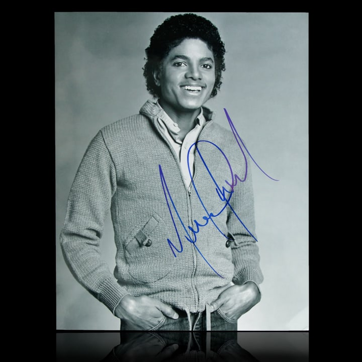 Forensically Authenticated Michael Jackson Signed Photograph (1 of 4)