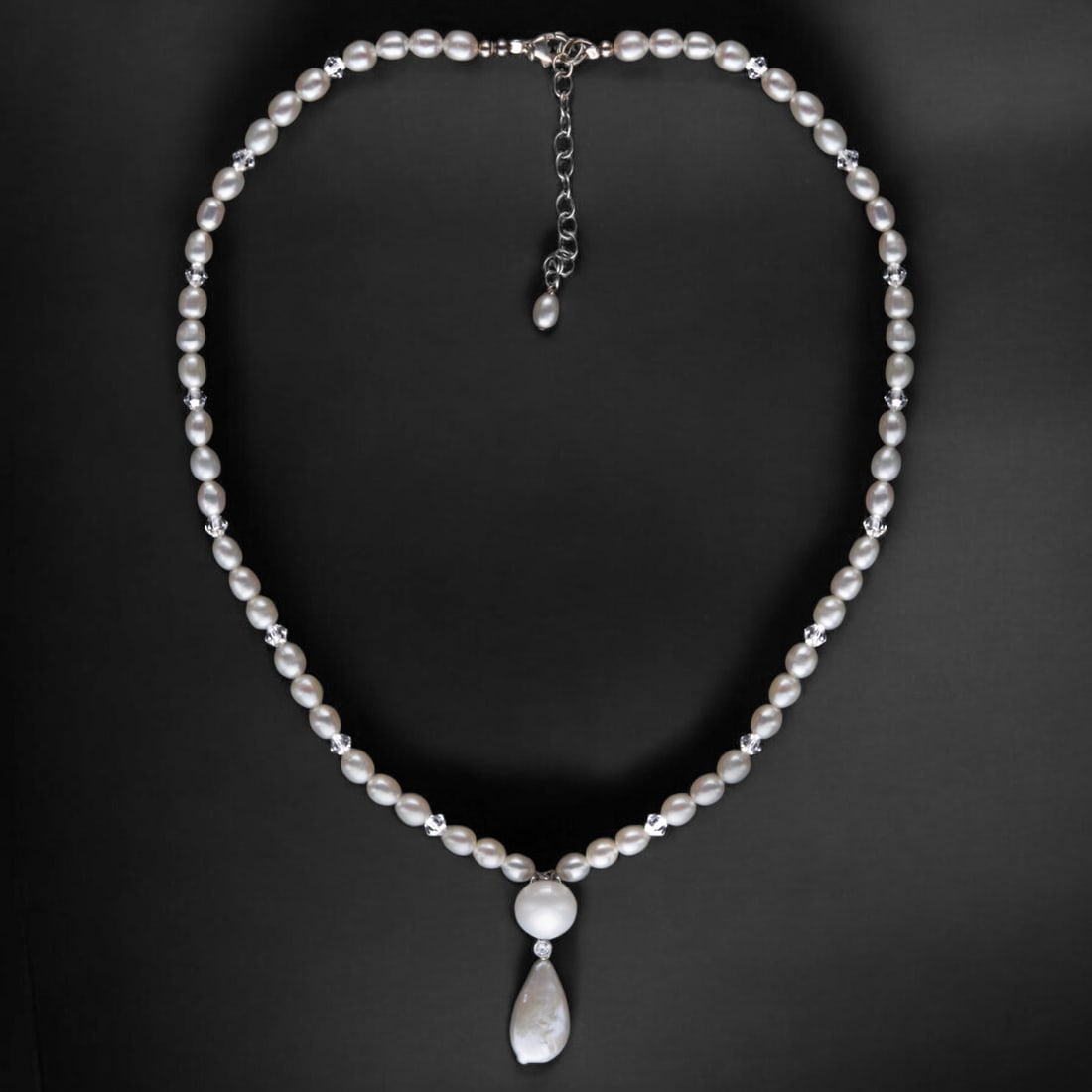 Stunning Freshwater Pearl Necklace with 2 Exquisite Pearls the Center (2.5" Extension) (1 of 2)