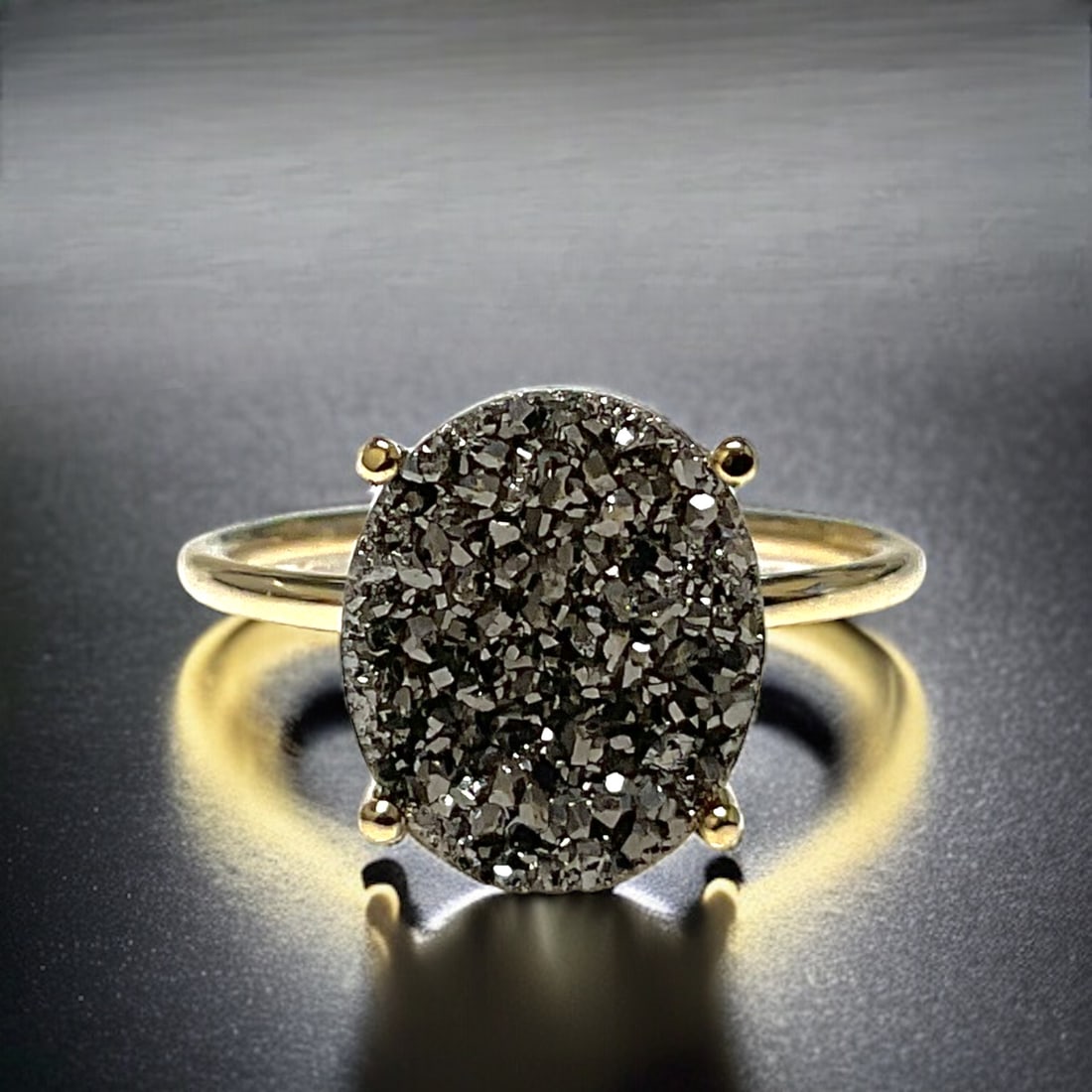 Radiant 14K Gold 4-Prong Drusy Ring – Sparkling, Bold, Size 7.25: Product Details Item: Ring Metal: 14K Gold Gemstone: Drusy Approximate Measurements: Width: 12.1 mm Ring Size: 7.25 Chain Length: Not Applicable Chain Metal: Not Applicable NO