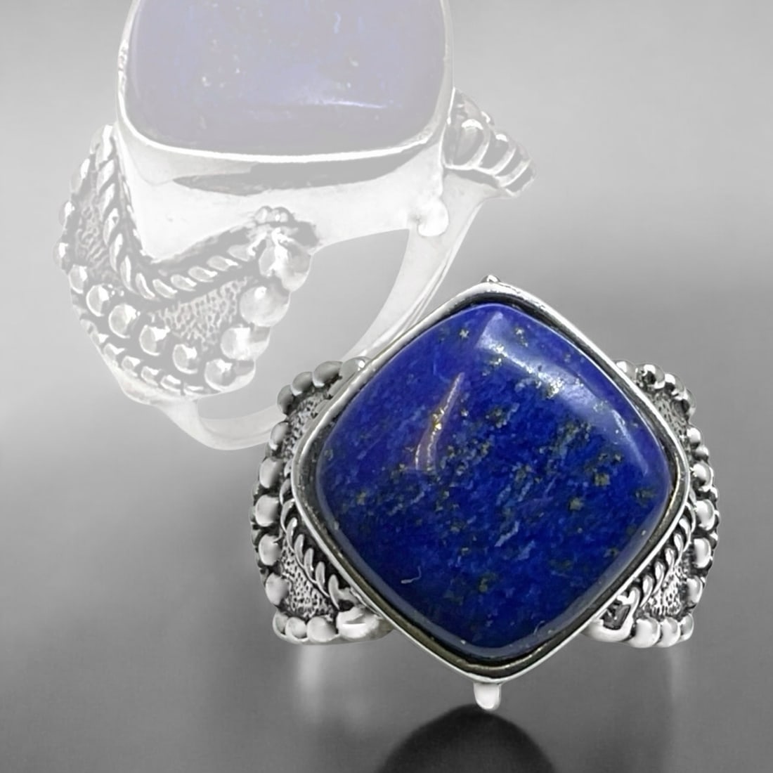 Deep blue colors in this Lapis Lazuli Sterling Silver Ring - Size 9 (1 of 1)