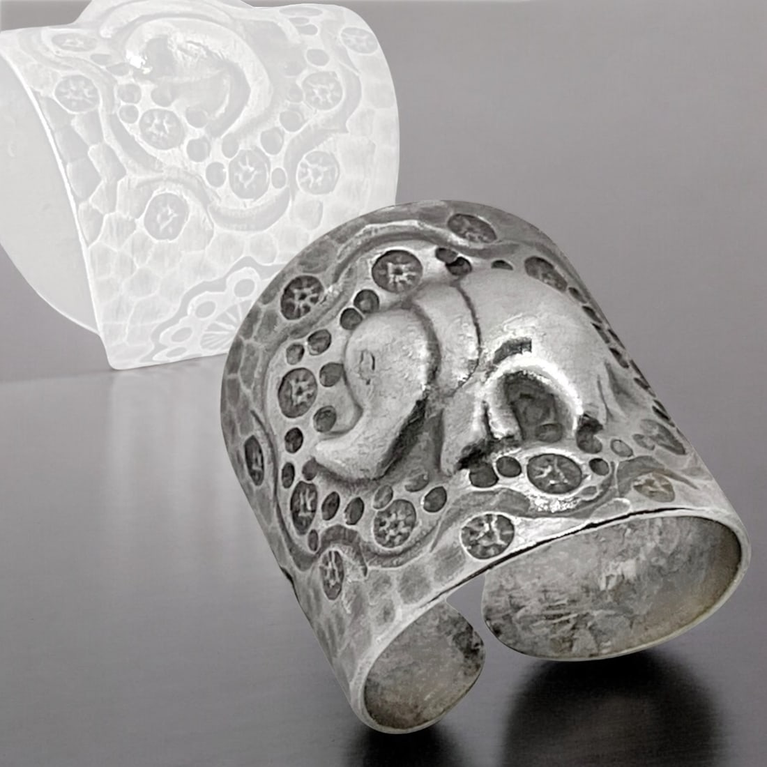 Handmade Sterling Silver Elephant Ring - Size 8 (1 of 1)