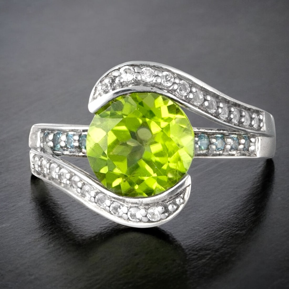 Criss-Cross Peridot Sterling Silver Ring adorned with London Blue Topaz and White Topaz - Size 7 (1 of 1)