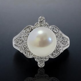Regal White Pearl Sterling Silver Ring with sparkling Simulated Diamonds - Size 6.75