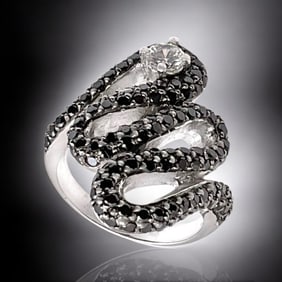 Avant-Garde Sterling Silver Twist Ring – Simulated Black & White Diamonds – Size 8.5