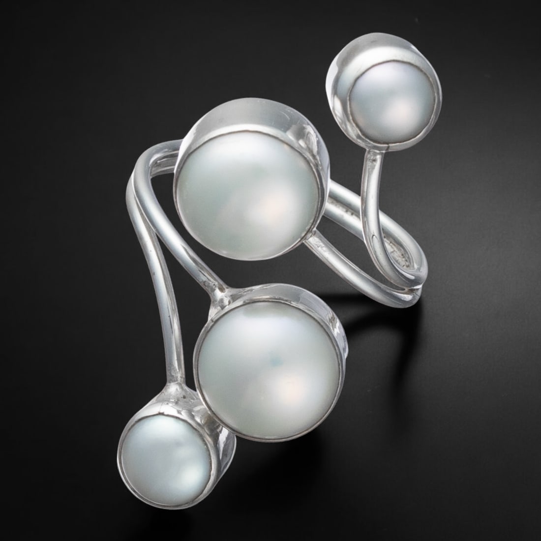 Avant Garde Sterling Silver Elongated Pearl Bypass Ring Size 8 (1 of 1)