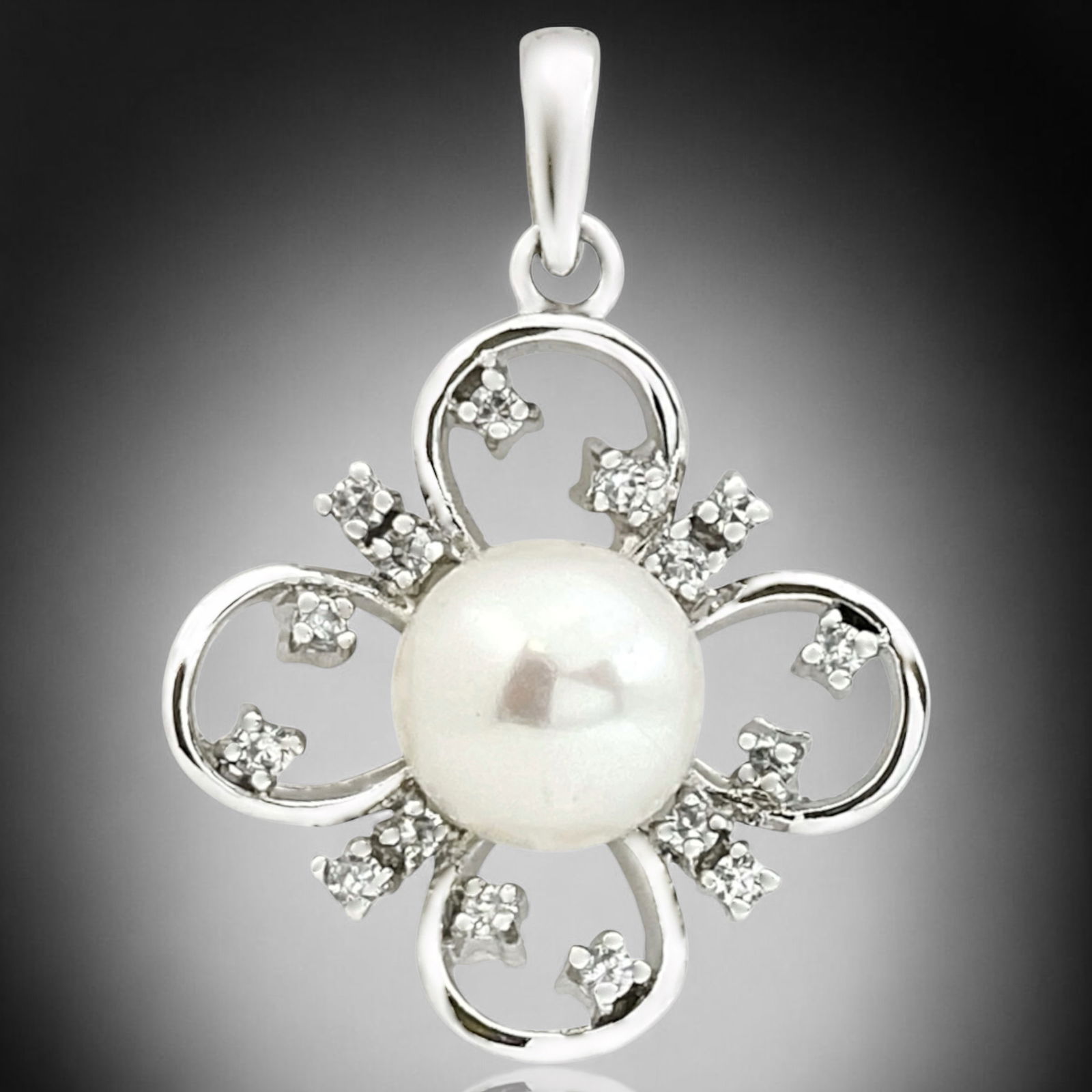 Genunie Pearl Sterling Silver Clover Shape Pendant with Simulated Diamond accents (1 of 1)