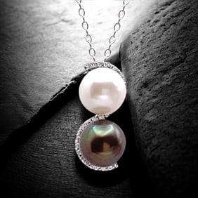 Avant Garde Pearl Sterling Silver 18" Necklace with Simulated Diamond Accents
