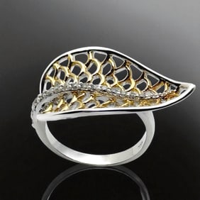 Stunning Sterling Silver Leaf Ring with sparking White CZ - Size 6.75