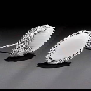 Sterling Silver Crown White Agate Stud Earrings: White Agate 12 mm & White Topaz 2 mm Product Details Item: Earrings Metal: Sterling Silver Gemstone: White Agate Approximate Measurements: Width: 14.3 mm Ring Size: Not Applicable Chain Lengt