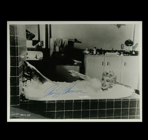 Marilyn Monroe Signed Black and White Photograph – Iconic Bubble Bath Scene