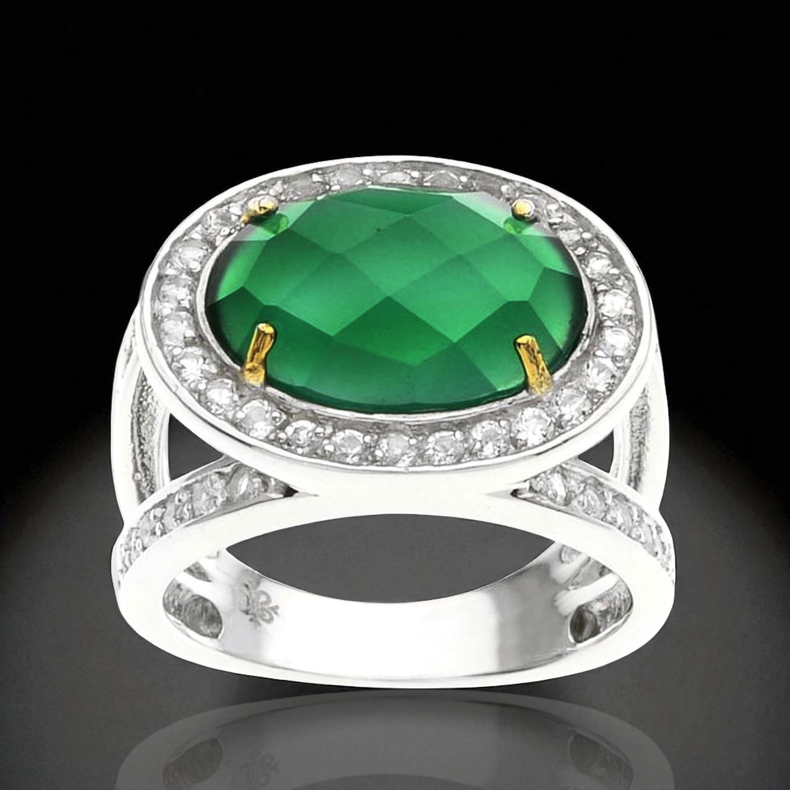Deep Green Agate & White Topaz Ring with Golden accents - Size 7: Product Details Item: Ring Metal: Sterling Silver Gemstone: Green Agate & White Topaz Approximate Measurements: Width: 14.7 mm Ring Size: 7 Chain Length: Not Applicable Chain Metal: N