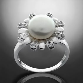 Pearl & White CZ Flower Style Sterling Silver Ring - Size 7.5