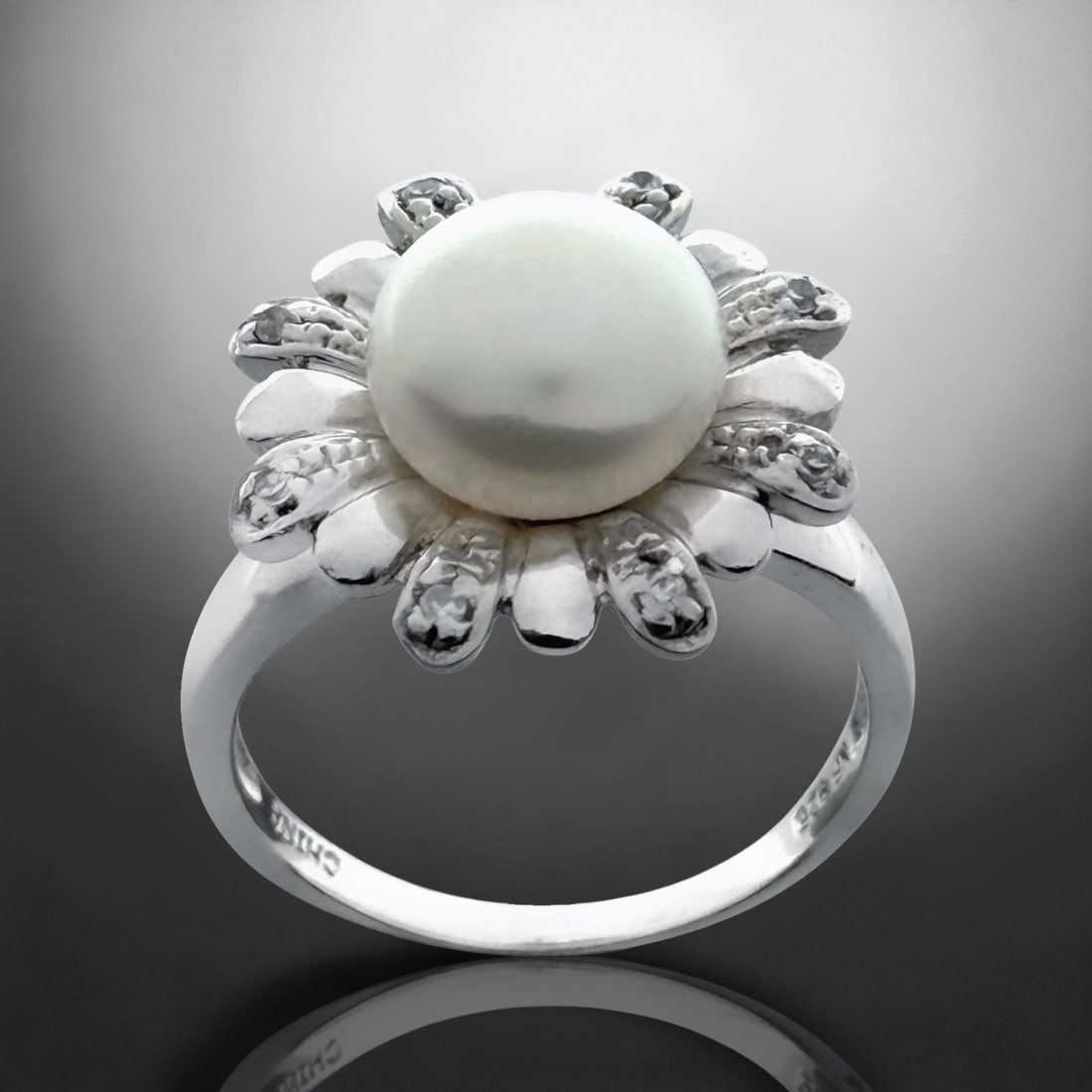 Pearl & White CZ Flower Style Sterling Silver Ring - Size 7.5 (1 of 1)