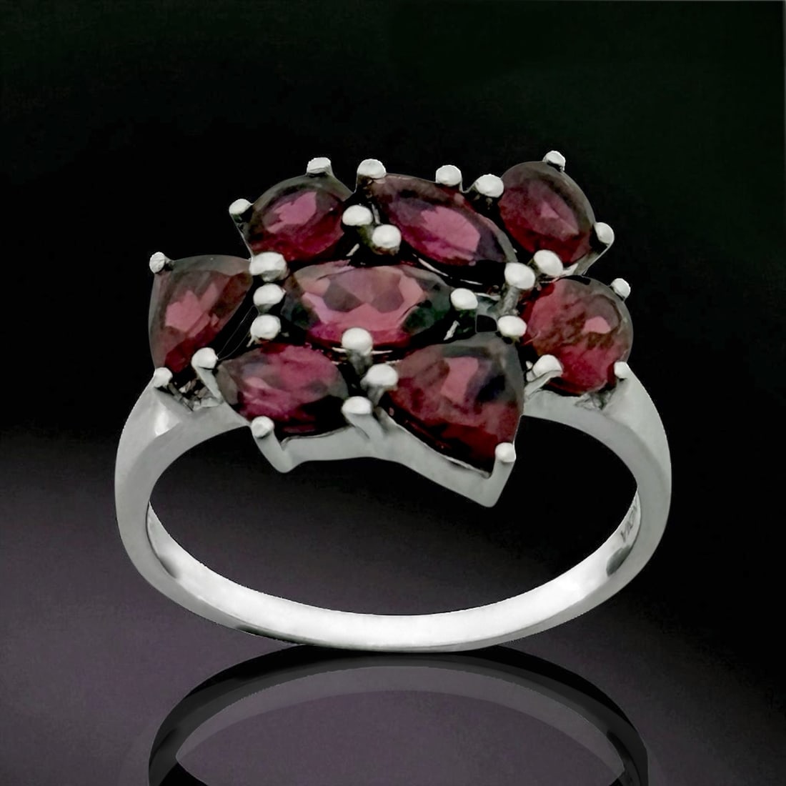Regal Sterling Silver Garnet Ring - Size 7 (1 of 1)