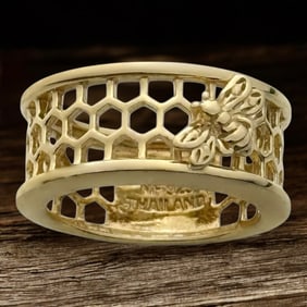 Enchanting Vermeil Bee Ring with Honeycomb pattern - Size 7