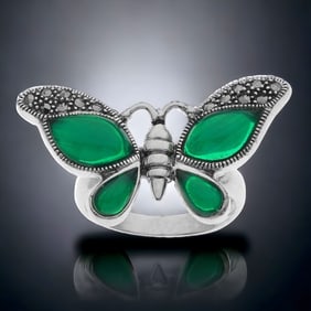 Spetacular Green Agate Butterfly Ring set in Sterling Silver wtih Marcasite  accents