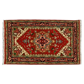 Elegant Hand-Tied Serapi Rug
