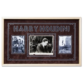 Harry Houdini Signed B&W Photograph