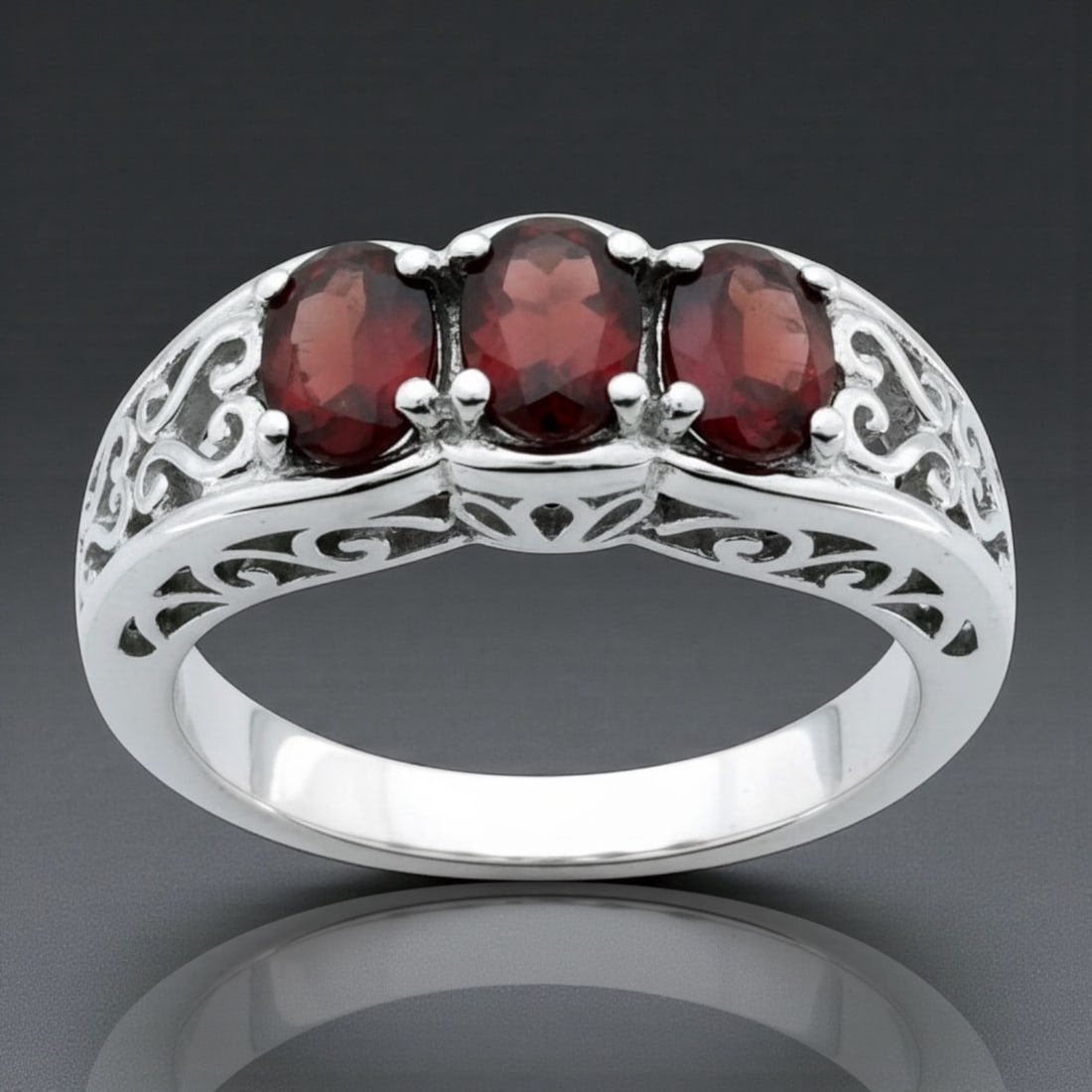 Sterling Silver 3-Stone Oval Shaped Garnet Filigree Ring SZ 7 (1 of 1)