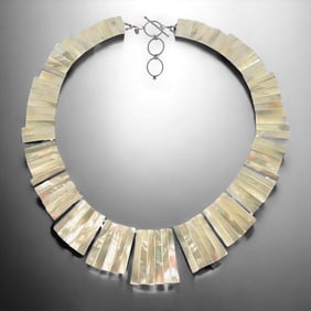 White Mother-of-Pearl Statement Necklace 19"