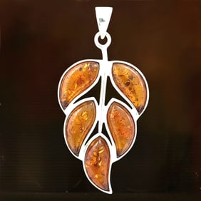 Nature In Spired Sterling Silver Amber Leaf Pendant
