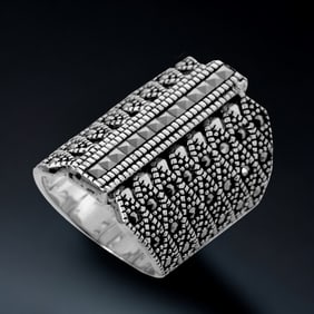 Breathtaking Marcasite Sterling Silver Statement Ring - Size 6