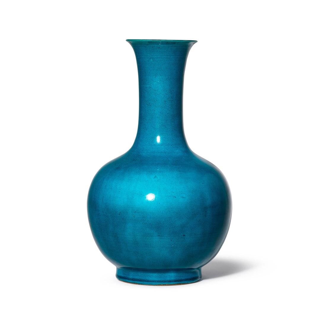 A TURQUOISE-GLAZED BOTTLE VASE