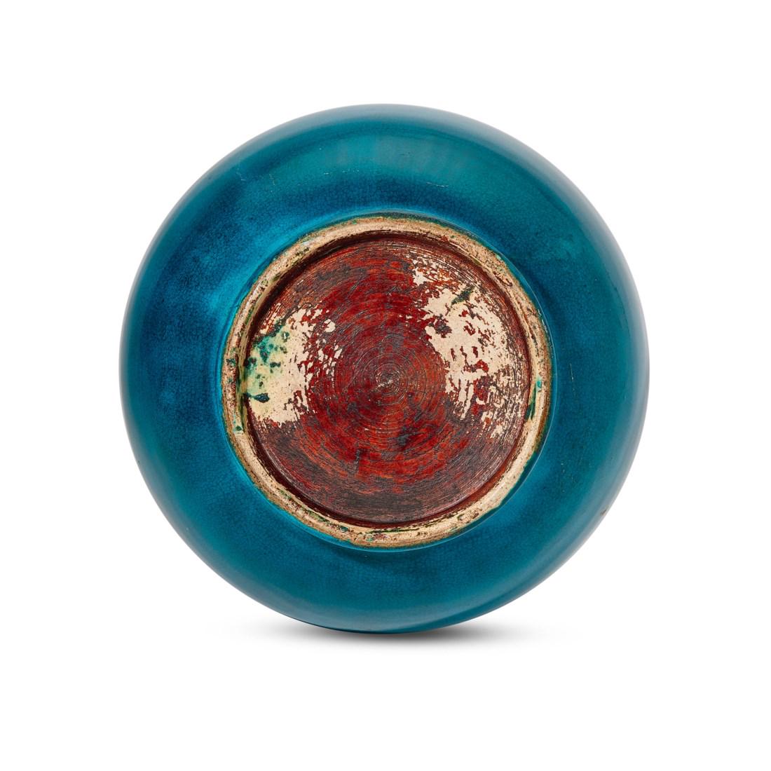 A TURQUOISE-GLAZED BOTTLE VASE