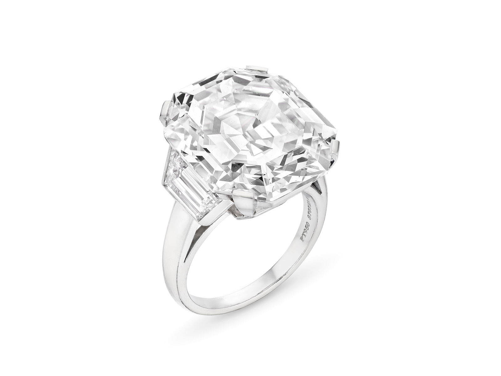 AN IMPORTANT CARTIER DIAMOND RING (1 of 4)