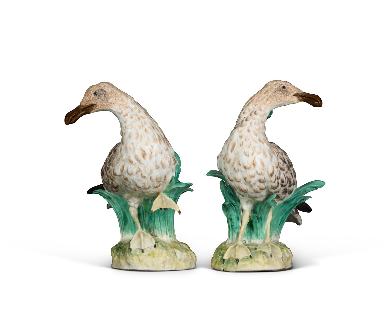 A PAIR OF MEISSEN PORCELAIN MODELS OF GULLS CIRCA 1753, BLUE CROSSED SWORDS MARKS TO THE BACK OF THE - 3