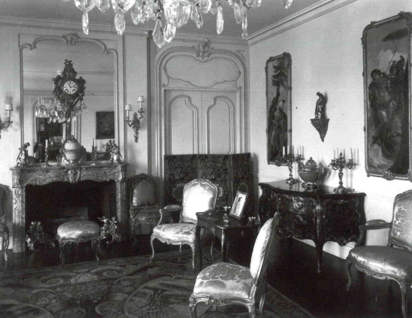 A PAIR OF ORMOLU-MOUNTED MEISSEN PORCELAIN MODELS OF SWANS THE PORCELAIN CIRCA 1748-1750, POSSIBLY - 9