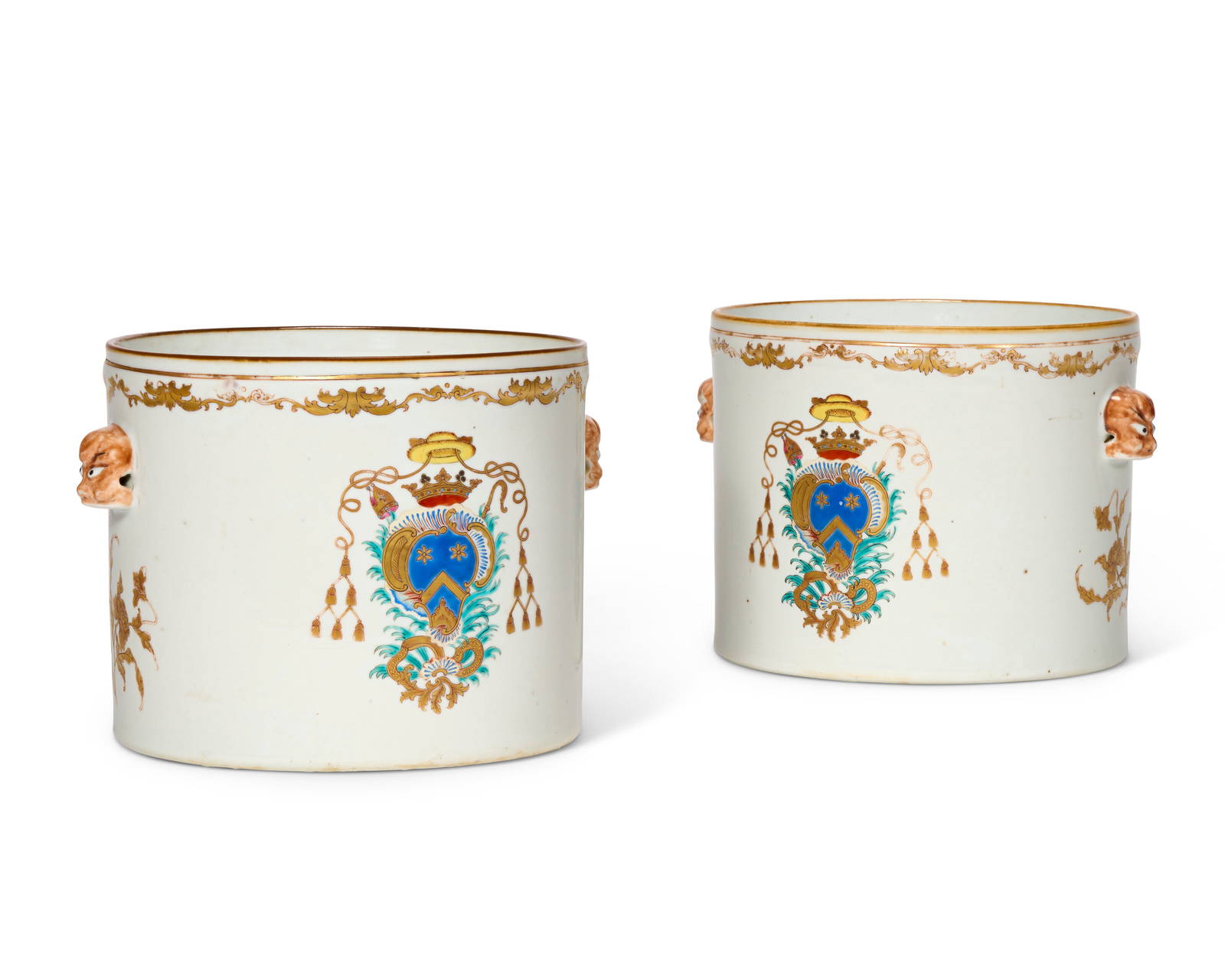 A PAIR OF CHINESE EXPORT PORCELAIN ‘FRENCH MARKET’ ARMORIAL WINE COOLERS QIANLONG