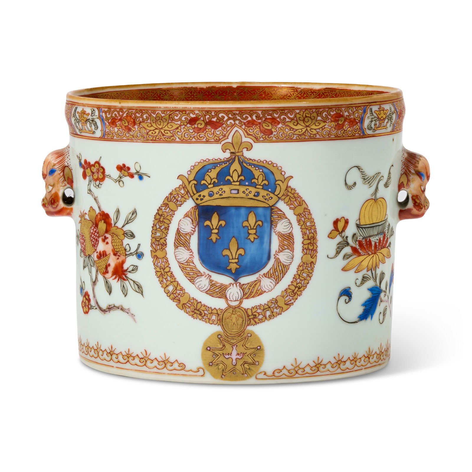A SMALL PORCELAIN WINE COOLER WITH THE FRENCH ROYAL ARMS POSSIBLY CHINESE EXPORT, CIRCA 1730 (1 of 4)