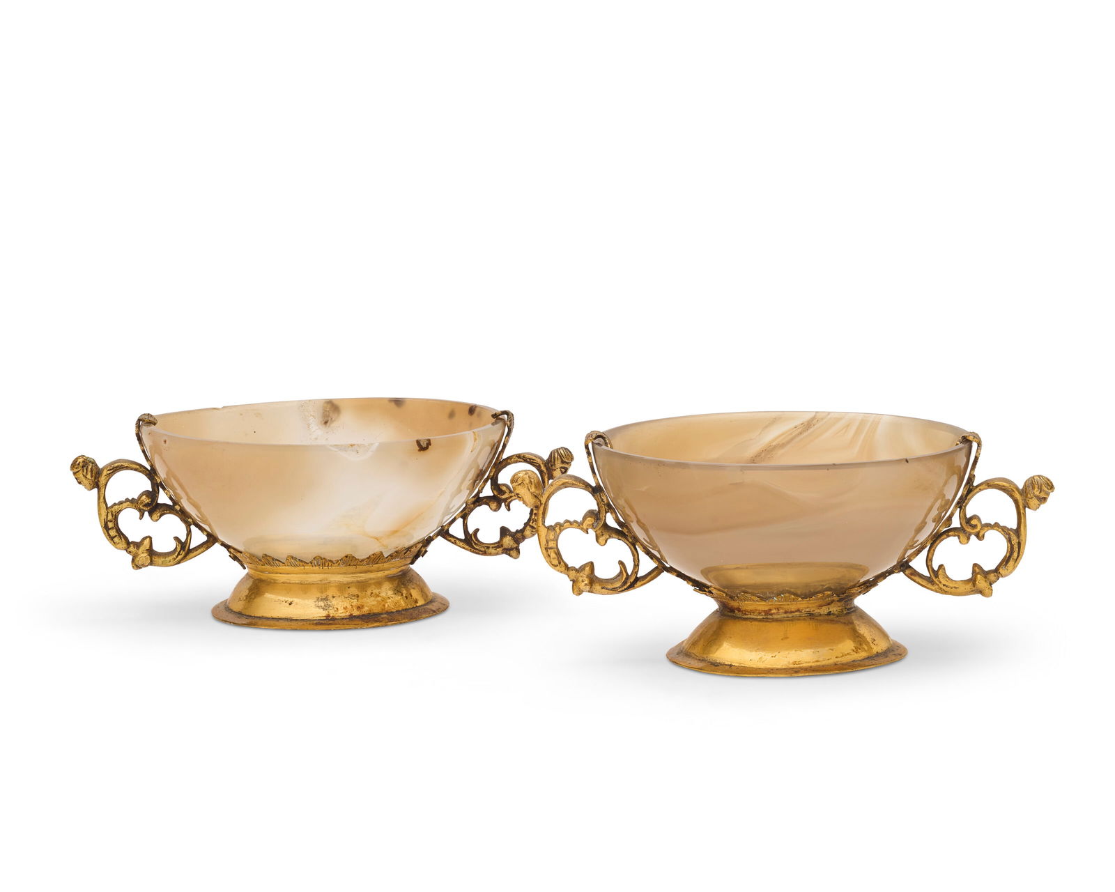 A PAIR OF GERMAN GILT-METAL MOUNTED SMALL AGATE BOWLS POSSIBLY 17TH CENTURY (1 of 1)