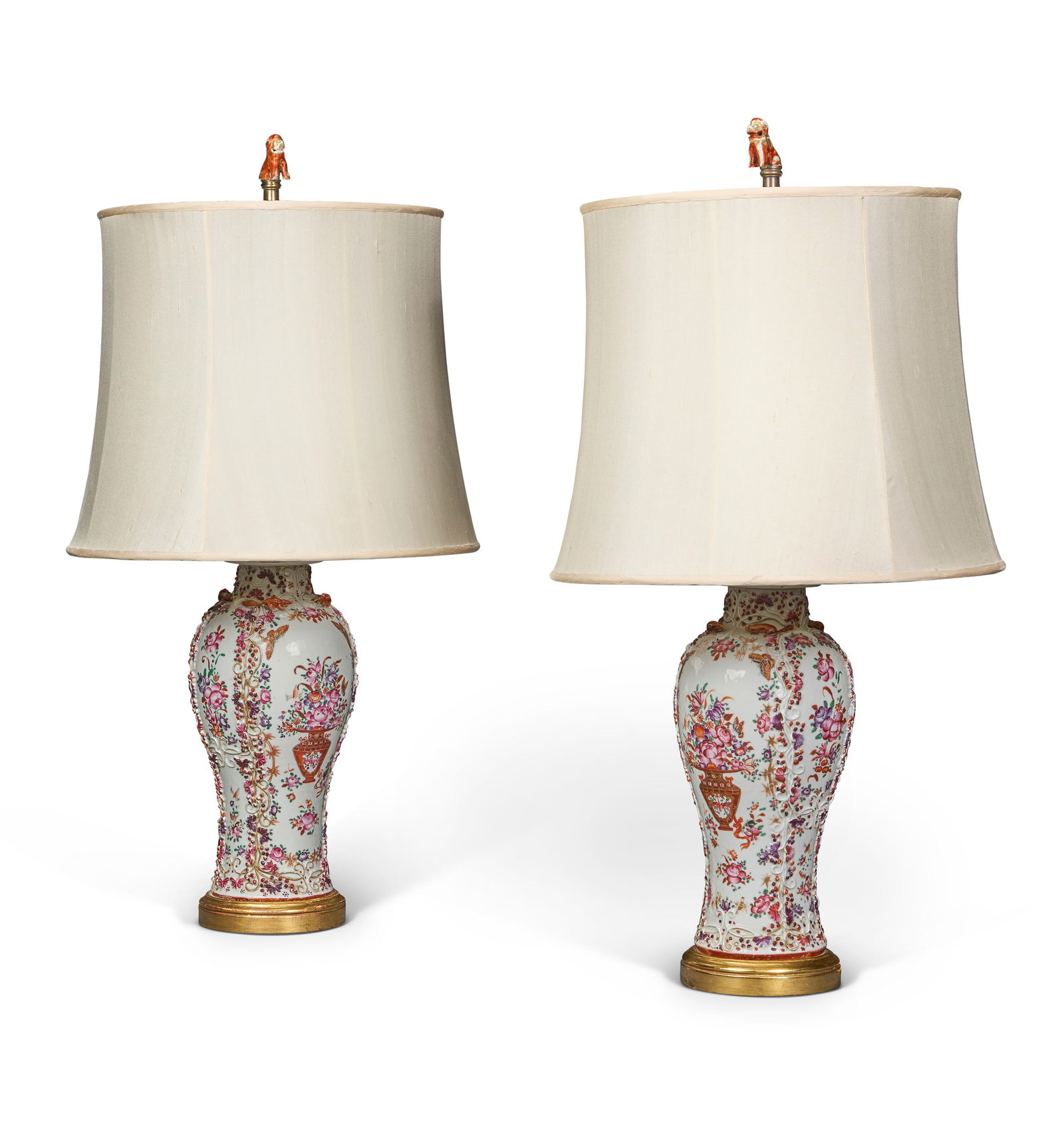 A PAIR OF CHINESE EXPORT PORCELAIN VASES AND COVERS, NOW MOUNTED AS LAMPS QIANLONG PERIOD, CIRCA (1 of 4)