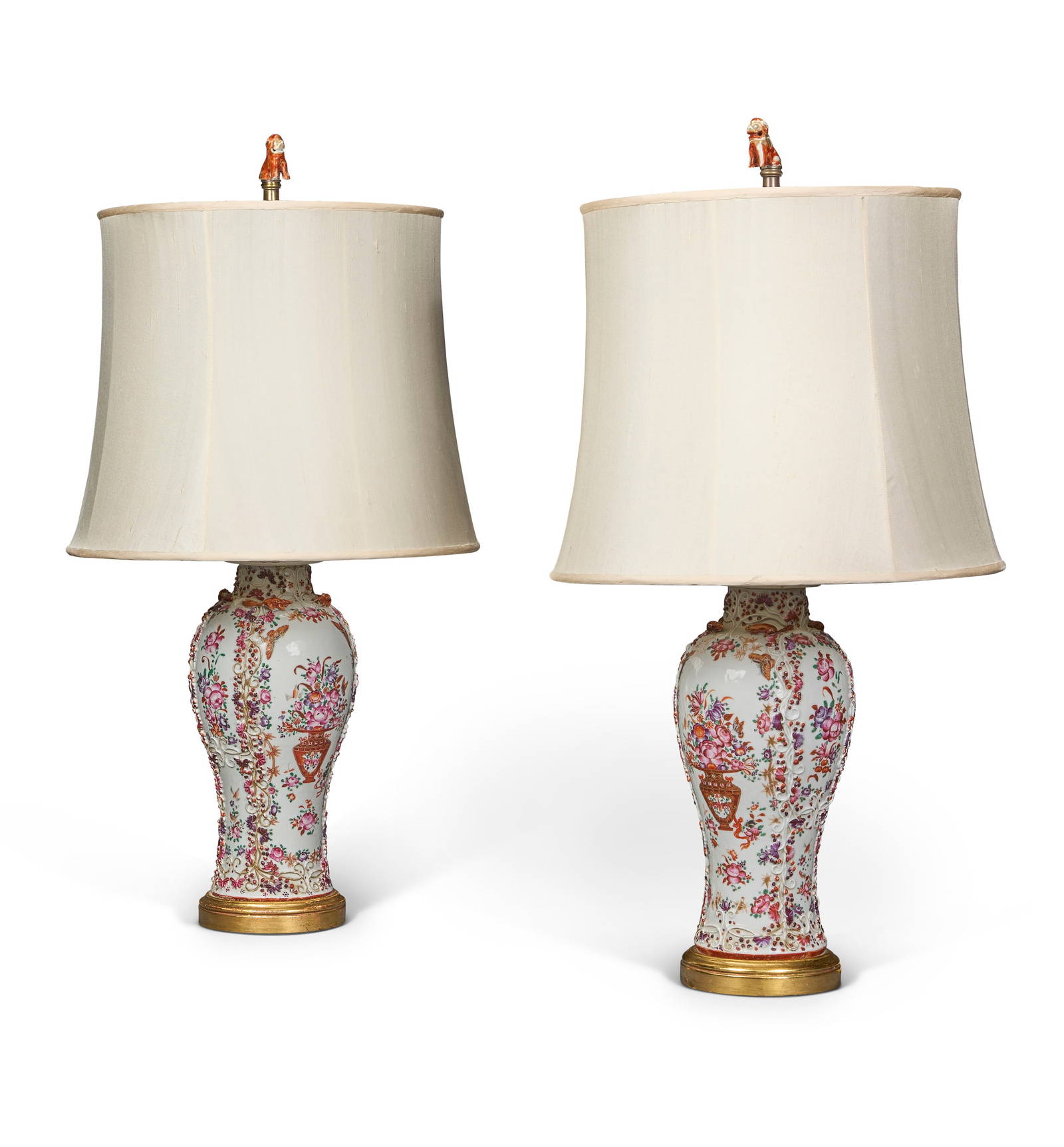 A PAIR OF CHINESE EXPORT PORCELAIN VASES AND COVERS, NOW MOUNTED AS LAMPS QIANLONG PERIOD, CIRCA