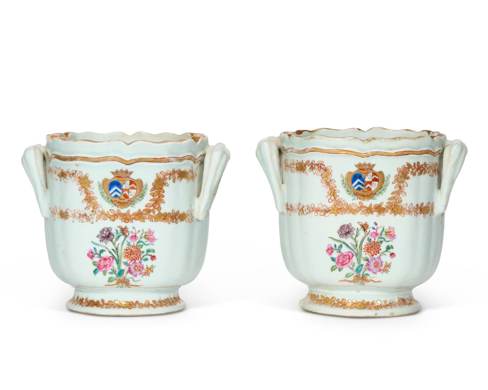 A SMALL PAIR OF CHINESE EXPORT PORCELAIN ‘FRENCH MARKET’ ARMORIAL WINE COOLERS QIANLONG