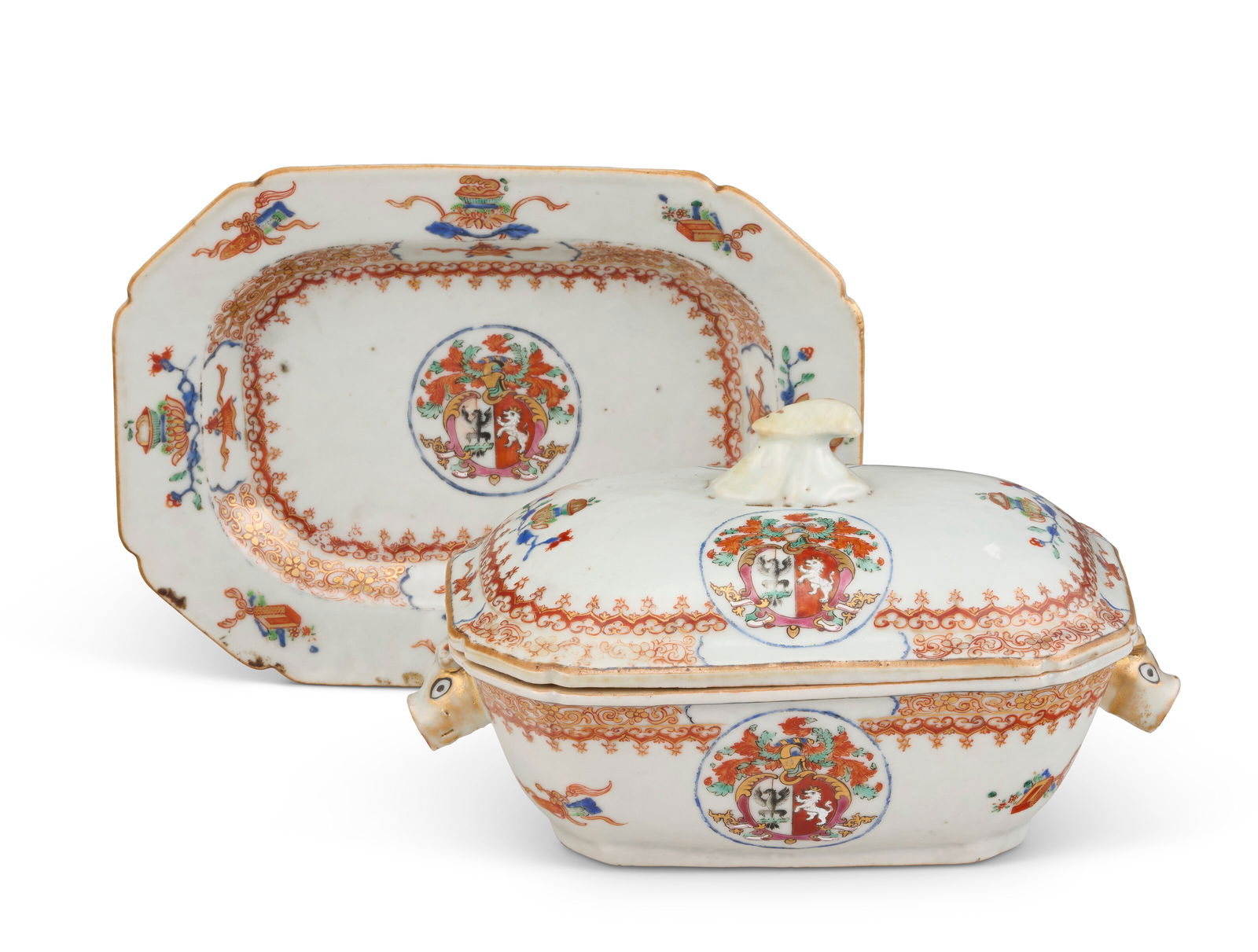 A CHINESE EXPORT PORCELAIN ARMORIAL SAUCE TUREEN, COVER AND STAND SECOND QUARTER 18TH CENTURY (1 of 6)