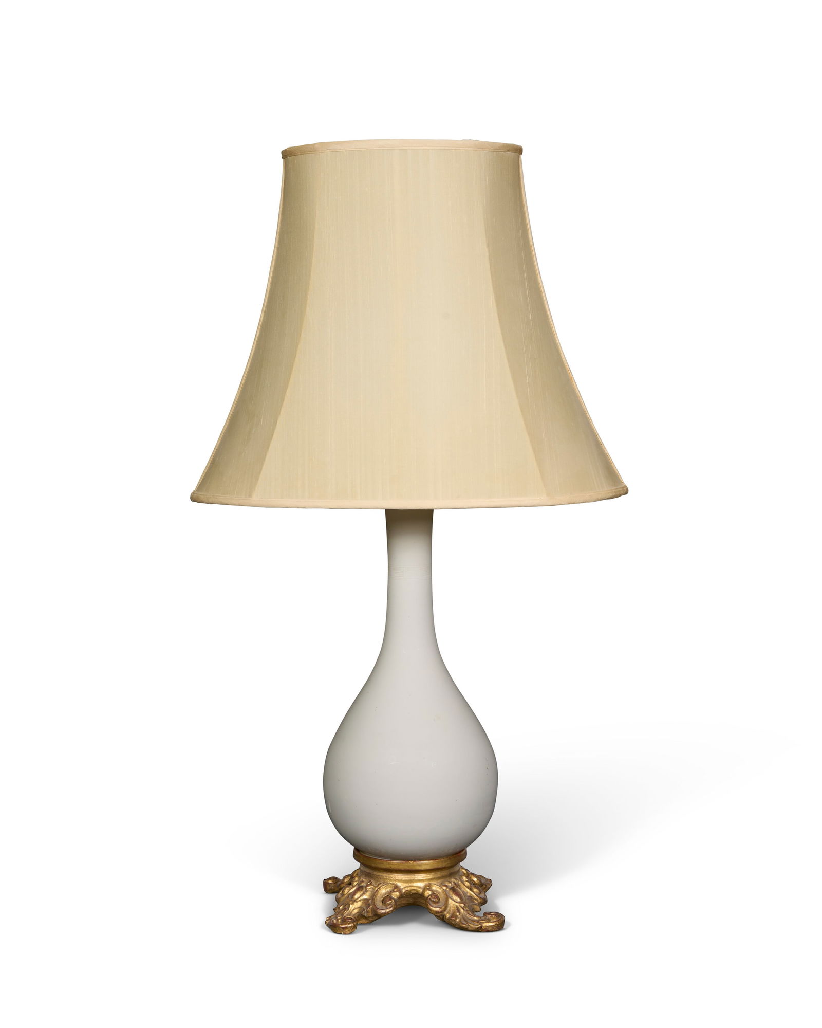 A CHINESE DEHUA PORCELAIN BOTTLE VASE, NOW MOUNTED AS A LAMP THE PORCELAIN QING DYNASTY, 18TH/19TH (1 of 2)