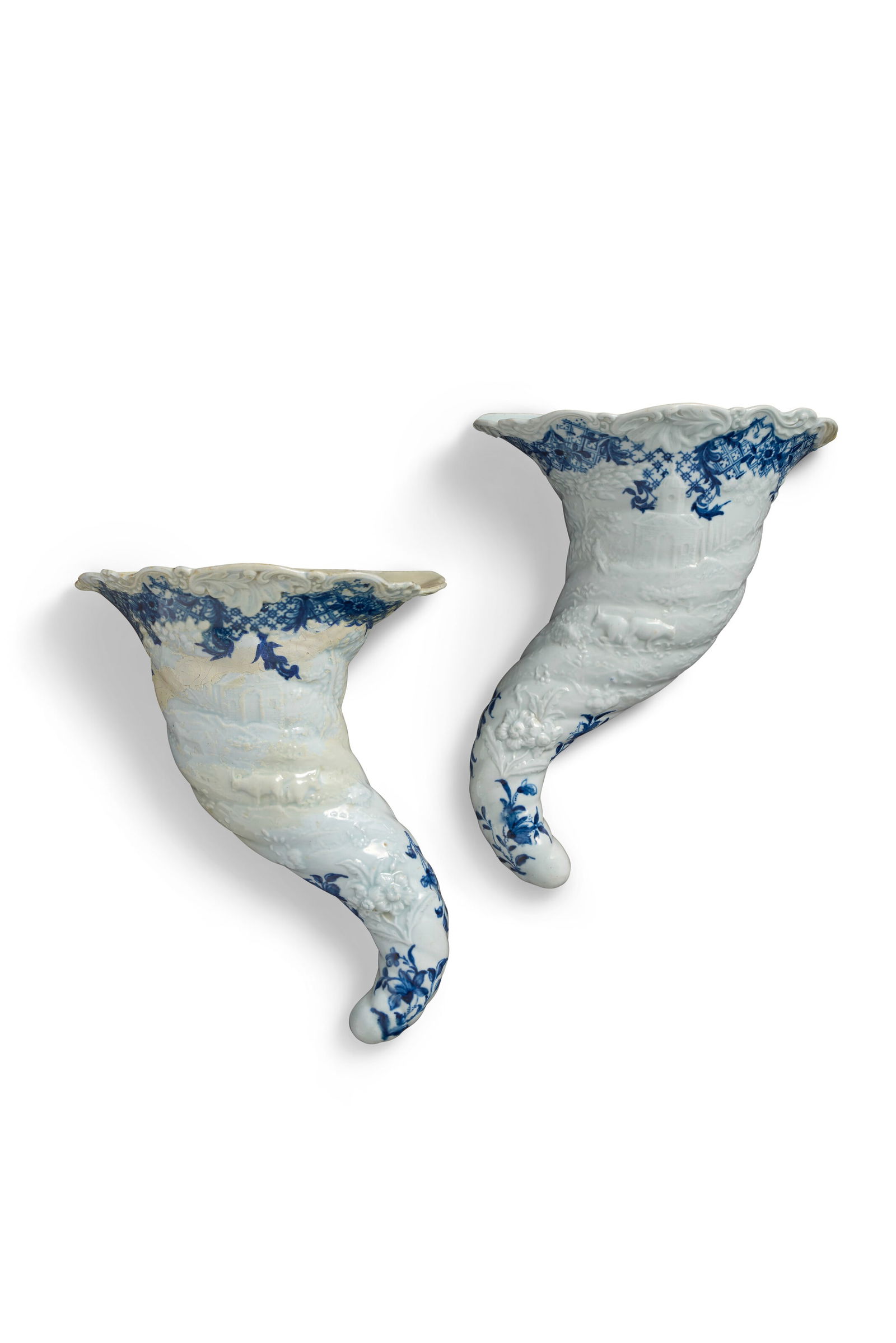 A PAIR OF WORCESTER PORCELAIN BLUE AND WHITE WALL POCKETS CIRCA 1760, BLUE WORKMAN’S MARK TO (1 of 4)