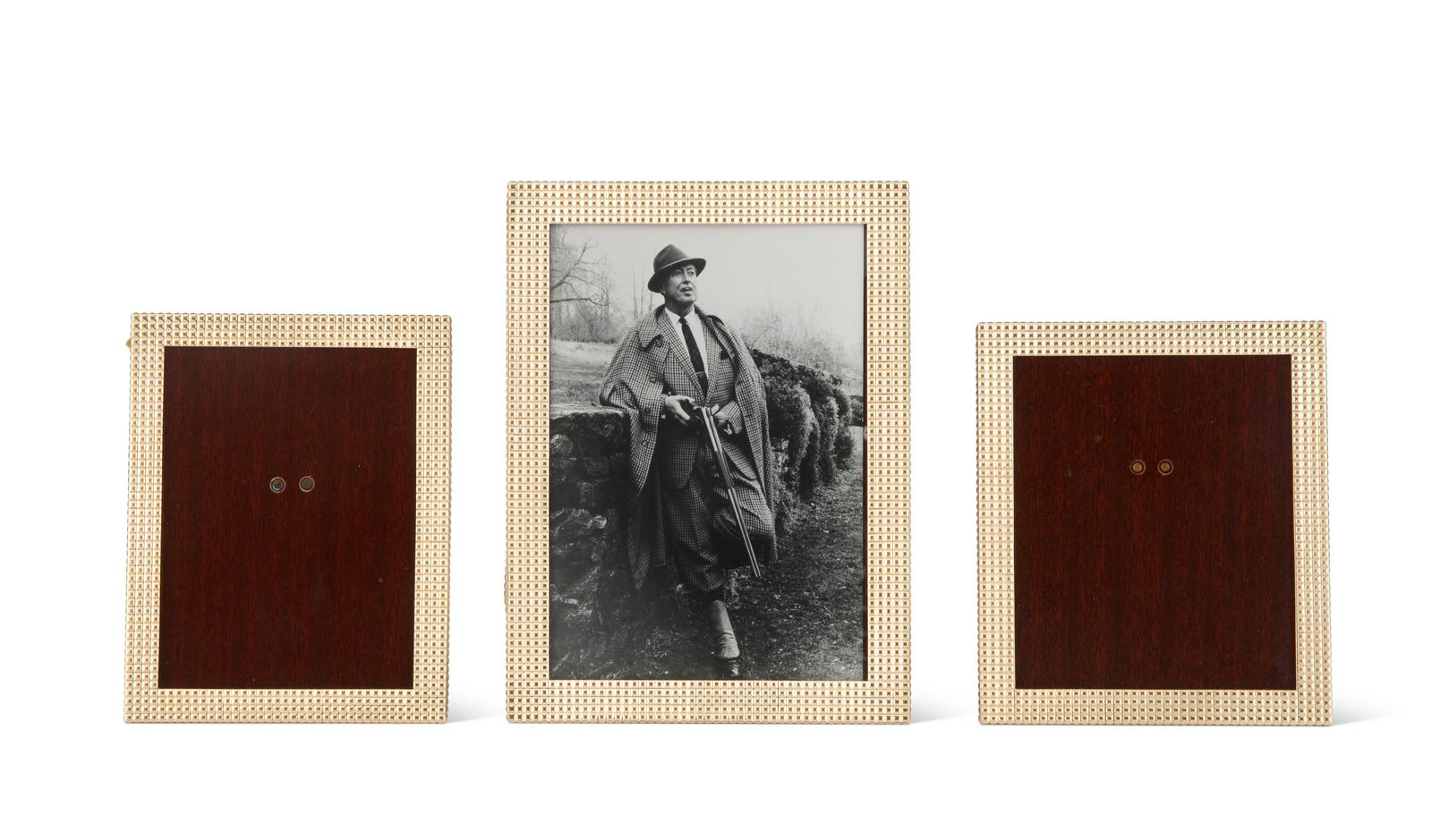 A SUITE OF THREE AMERICAN GOLD PHOTOGRAPH FRAMES MARK OF CARTIER, NEW YORK, MID-20TH CENTURY, 14: A SUITE OF THREE AMERICAN GOLD PHOTOGRAPH FRAMES MARK OF CARTIER, NEW YORK, MID-20TH CENTURY, 14 KARAT Details All rectangular with pyramid textured surfaces, comprising one larger and two smaller, wi