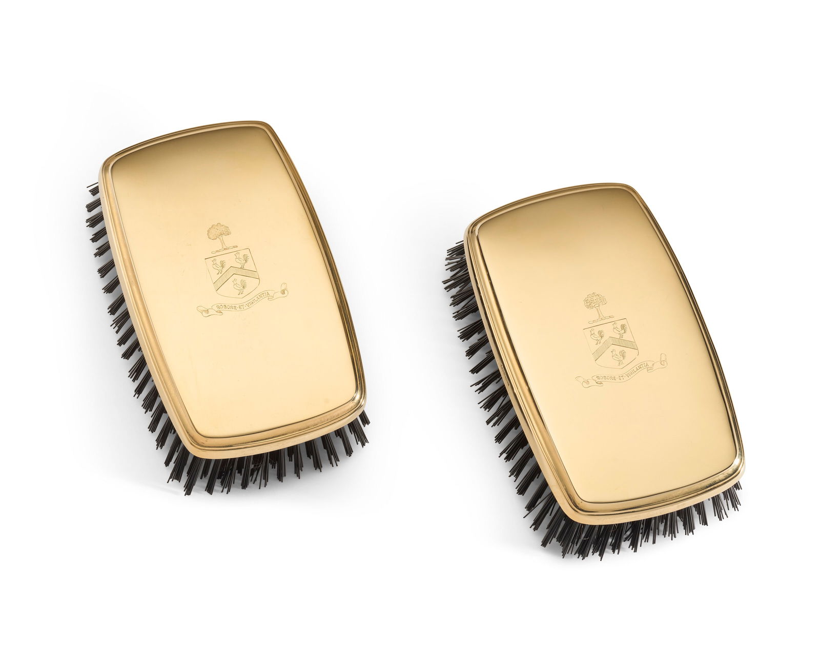 A PAIR OF AMERICAN GOLD BRUSHES MARK OF R. BLACKINTON & CO., NORTH ATTLEBORO, MASSACHUSETTS, SECOND (1 of 2)