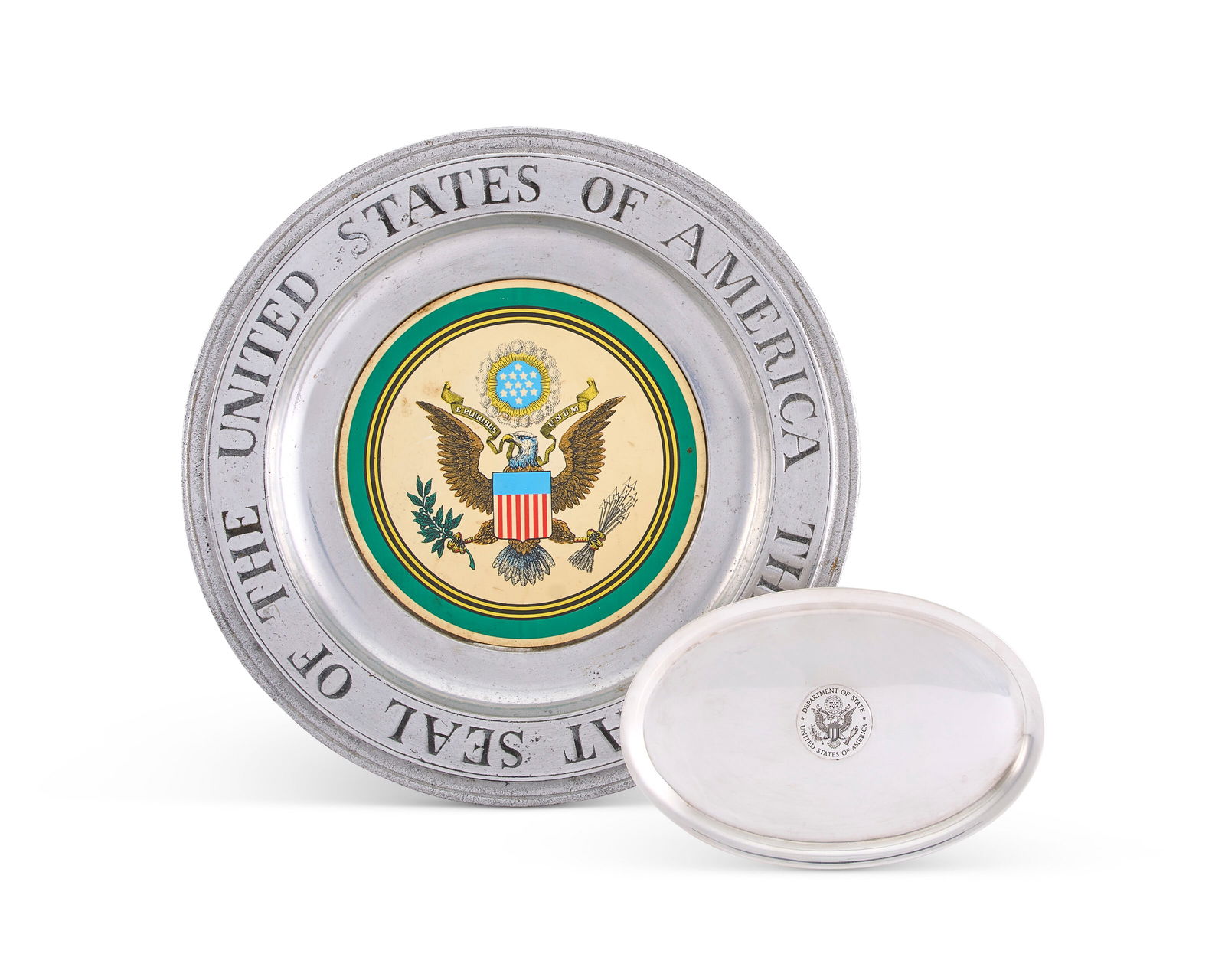 AN AMERICAN SILVER SMALL DISH MARK OF TIFFANY & CO., NEW YORK, SECOND HALF 20TH CENTURY: AN AMERICAN SILVER SMALL DISH MARK OF TIFFANY & CO., NEW YORK, SECOND HALF 20TH CENTURY Details Oval, the center applied with a disc engraved with the seal of the United States of America Department