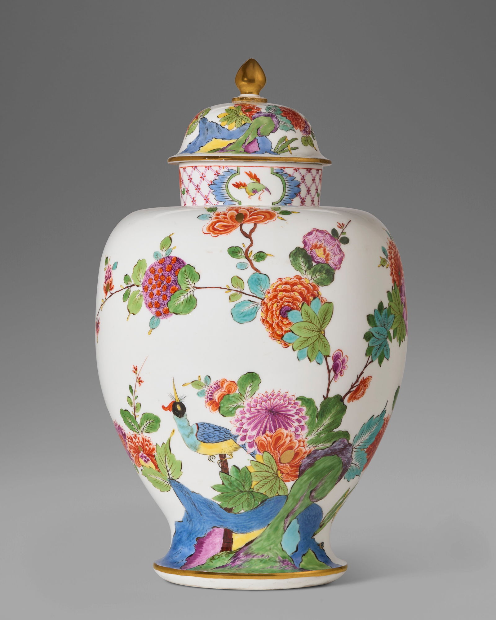 A MEISSEN (AUGUSTUS REX) PORCELAIN BALUSTER VASE AND COVER CIRCA 1730, BLUE UNDERGLAZE AR MARK, (1 of 5)