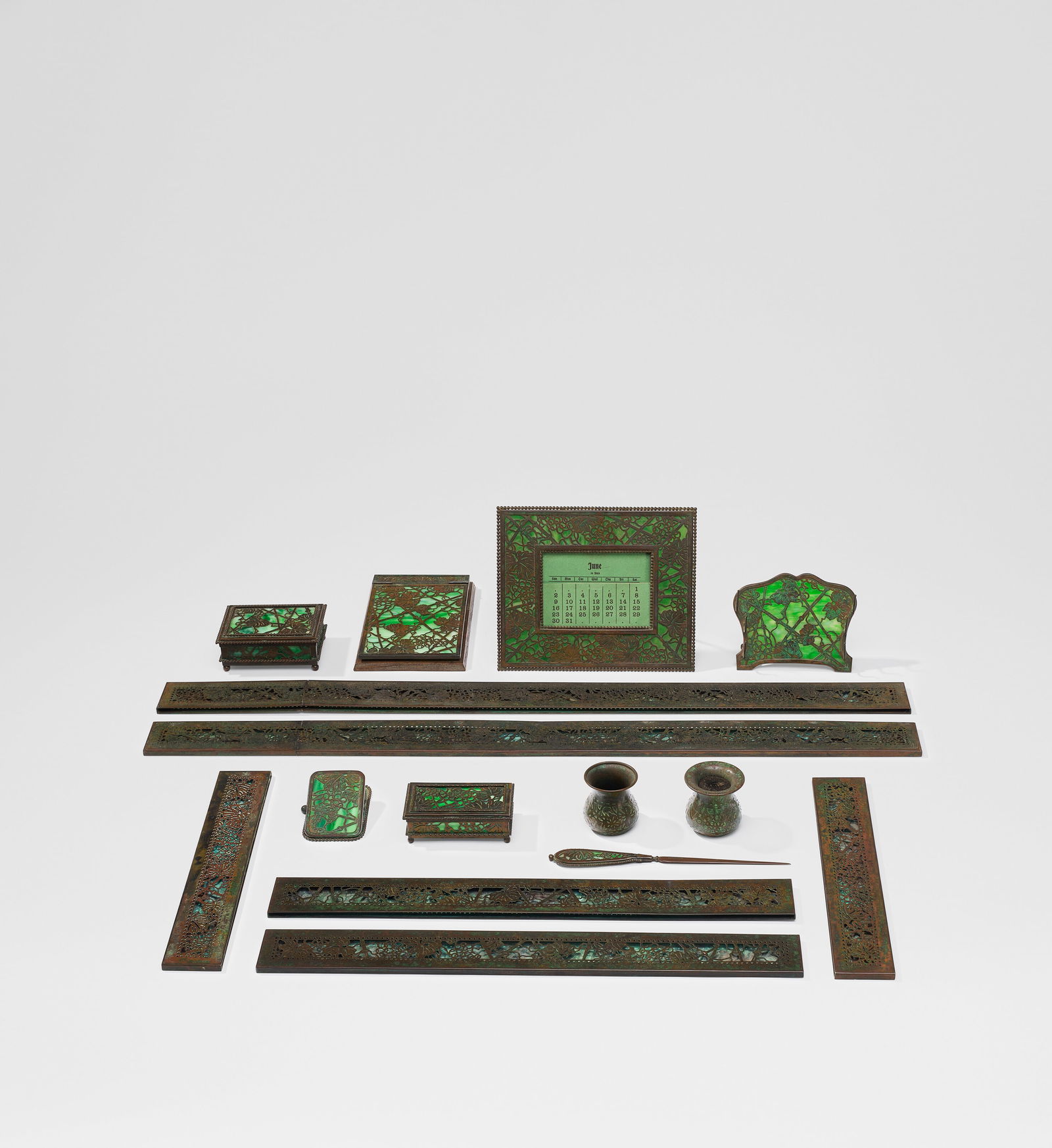 TIFFANY STUDIOS Fifteen-Piece 'Grapevine' Desk Set, circa 1910 (1 of 6)
