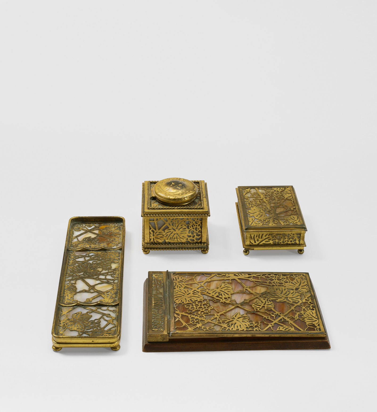 TIFFANY STUDIOS Four-Piece 'Grapevine' Desk Set, circa 1915 (1 of 4)