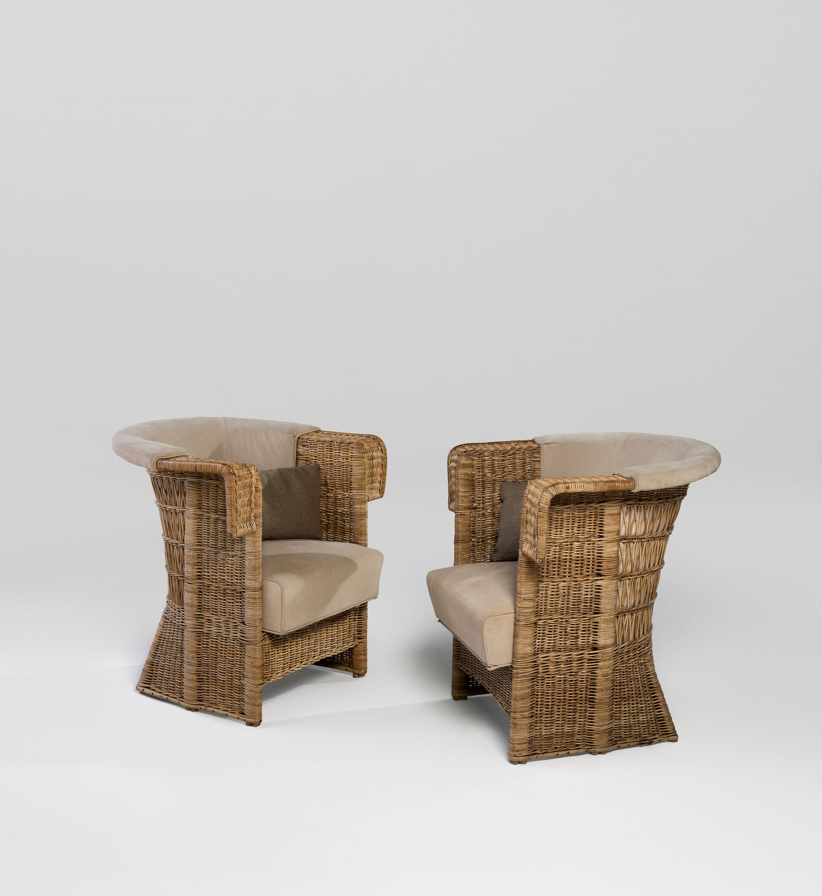 HANS VOLLMER (1878-1969) Pair of Armchairs, designed 1901 (1 of 5)