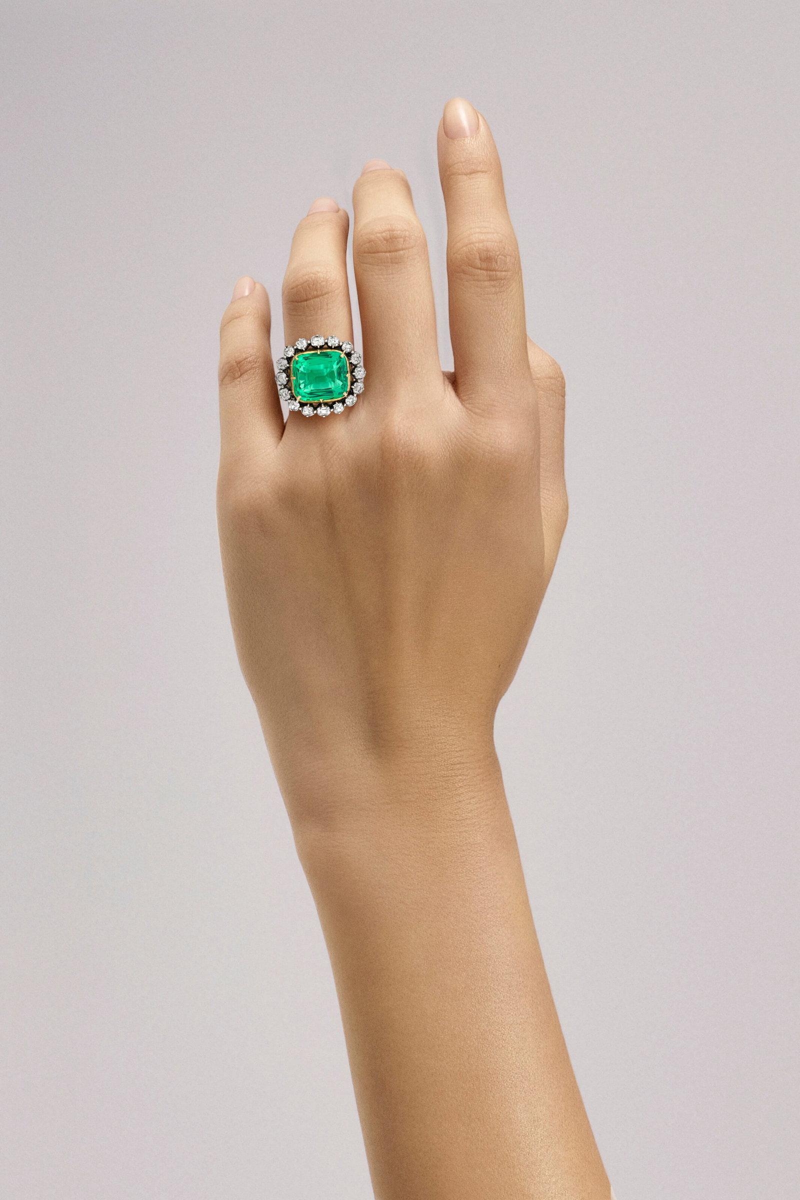 EMERALD AND DIAMOND RING - 2