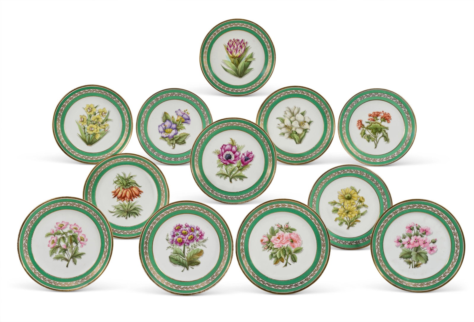 SUITE DE DOUZE ASSIETTES EN PORCELAINE D'ÉPOQUE LOUIS PHILIPPE: Details SUITE DE DOUZE ASSIETTES EN PORCELAINE D'ÉPOQUE LOUIS PHILIPPE PARIS, MANUFACTURE DE FEUILLET, VERS 1830-1840 À décor polychrome au centre de fleurs et sur l'aile de guirlandes 