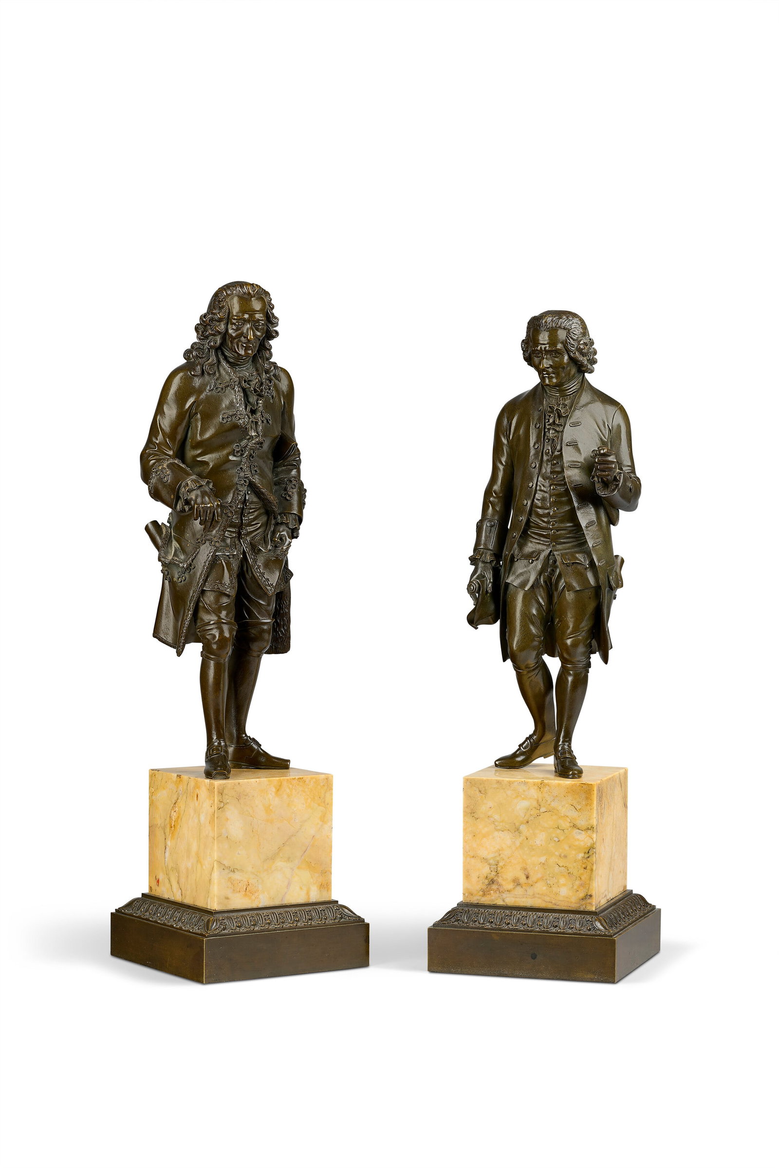 D'APRÈS FRANÇOIS MARIE SUZANNE (1750–1802), PROBABLEMENT PREMIÈRE MOITIÉ: Details D'APRÈS FRANÇOIS MARIE SUZANNE (1750–1802), PROBABLEMENT PREMIÈRE MOITIÉ DU XIXE SIÈCLE Voltaire et Rousseau paire de bronzes, reposant sur des socles en marbre